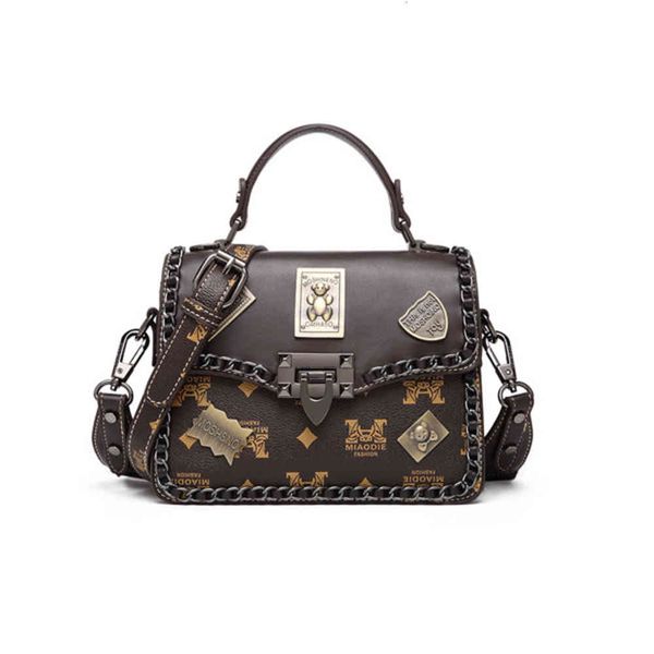 women's m style messenger bag fashionable small square bags spring and summer high sense single handbags
women's m style messenger bag fashionable small square bags spring and summer high sense single handbags