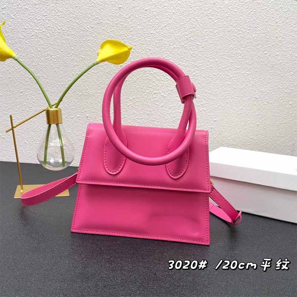mini totebag ladies cowhide luxury designer bags with clever handle messenger bag retro alphabet logo shoulder bag various colors to choose
mini totebag ladies cowhide luxury designer bags with clever handle messenger bag retro alphabet logo shoulder bag various colors to choose