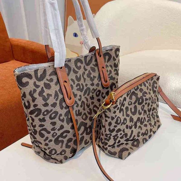 leopard embroidery tote women fashion handbag shoulder designer crossbody inner with small purses shopping bags 220304
leopard embroidery tote women fashion handbag shoulder designer crossbody inner with small purses shopping bags 220304