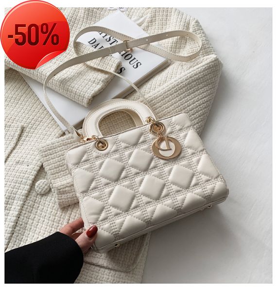 the factory directly bag female 2022 new hand msenger princs fashion small bag 
the factory directly bag female 2022 new hand msenger princs fashion small bag
