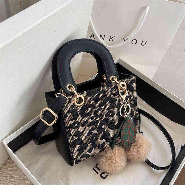 women's 2022 autumn and winter new leopard print diana bag trend versatile messenger bag fashion handbag luxury designer
women's 2022 autumn and winter new leopard print diana bag trend versatile messenger bag fashion handbag luxury designer