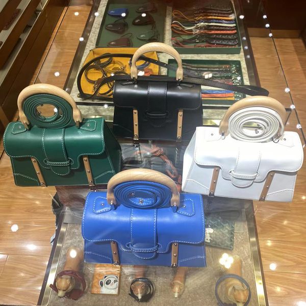 fashion women's bag mini saigon retro trend handle handbag small square bag shoulder messenger
fashion women's bag mini saigon retro trend handle handbag small square bag shoulder messenger