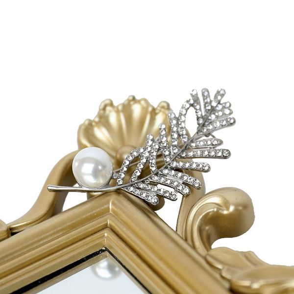 han edition fine metal studded drill a feather brooch pearl fashion contracted female temperament in hollow out joker adorn article, Gray
han edition fine metal studded drill a feather brooch pearl fashion contracted female temperament in hollow out joker adorn article, Gray