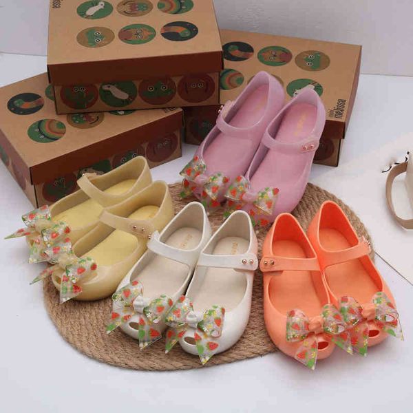 2022 new melissa children's fragrant strawberry bow sandals fashion kids beach shoes girls soft sole non-slip fish mouth shoes g220512, Black;red
2022 new melissa children's fragrant strawberry bow sandals fashion kids beach shoes girls soft sole non-slip fish mouth shoes g220512, Black;red