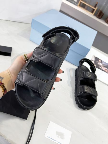 luxury designer sandals summer home outdoor solid color trend and slippers with thick heel non-slip wear-resistant grandma woven hollow work, Black
luxury designer sandals summer home outdoor solid color trend and slippers with thick heel non-slip wear-resistant grandma woven hollow work, Black