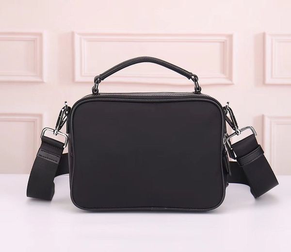 designer briefcase waterproof canvas shoulder bags genuine leather handle handbags parachute fabric messenger bag for man detachable shoulde
designer briefcase waterproof canvas shoulder bags genuine leather handle handbags parachute fabric messenger bag for man detachable shoulde