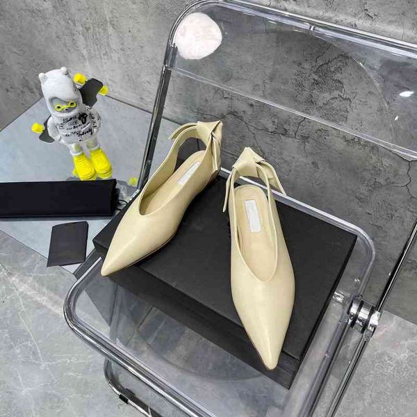 in dress the shoes brand- leather retro spring flat bottomed women's shoes with pointed ends and bows, Black
in dress the shoes brand- leather retro spring flat bottomed women's shoes with pointed ends and bows, Black
