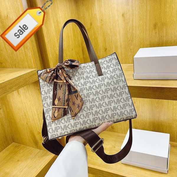 2022 trendy fashion design ladies bags factory direct clothing office 2022 new handbag large capacity
2022 trendy fashion design ladies bags factory direct clothing office 2022 new handbag large capacity