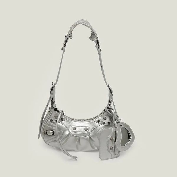 foreign trade original single bag aristocratic family underarm net red blogger single shoulder backpack fashion show popular bags with mirro
foreign trade original single bag aristocratic family underarm net red blogger single shoulder backpack fashion show popular bags with mirro