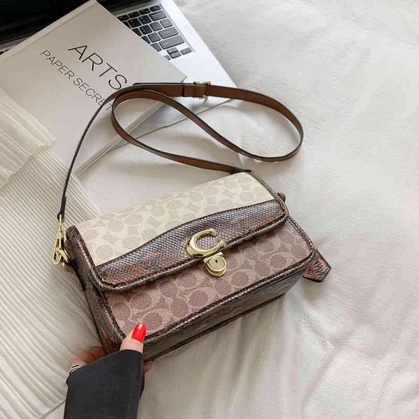 women's big brand retro flip old flower color snake pattern single shoulder messenger small square bag luxury designer
women's big brand retro flip old flower color snake pattern single shoulder messenger small square bag luxury designer