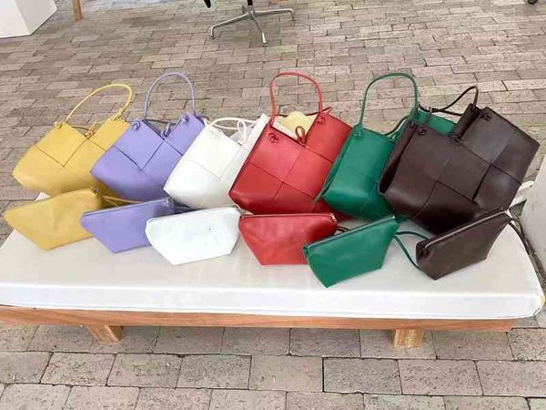 original designer bottegass's s venetas's single tote women's fashion trend luxury handbags shoulder crossbody bag
original designer bottegass's s venetas's single tote women's fashion trend luxury handbags shoulder crossbody bag