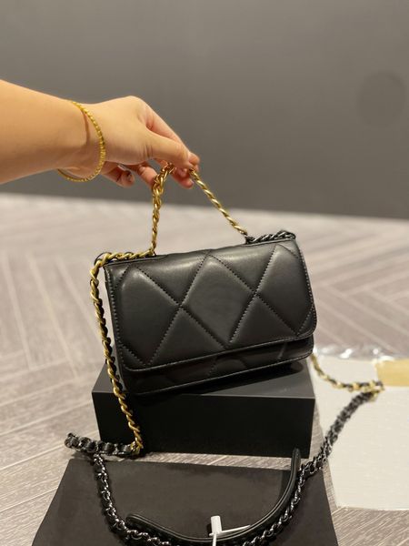 tz classic 19 woc fortune bags women's luxurious cow leather flap tote bags two tone metal chain and leather small one shoulder crossbo
tz classic 19 woc fortune bags women's luxurious cow leather flap tote bags two tone metal chain and leather small one shoulder crossbo