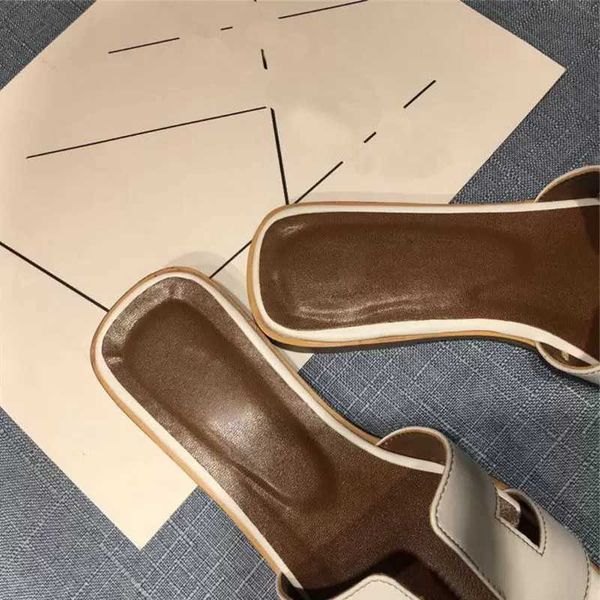 classics woman shoes slipper leather flat sandals fashion slides slide rubber ladies beach women slippers shoes bronze high (3, Black 
classics woman shoes slipper leather flat sandals fashion slides slide rubber ladies beach women slippers shoes bronze high (3, Black