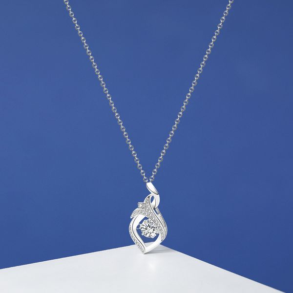 s925 sterling silver hollow out water drop pendant women's heart micro inlaid ne
s925 sterling silver hollow out water drop pendant women's heart micro inlaid ne