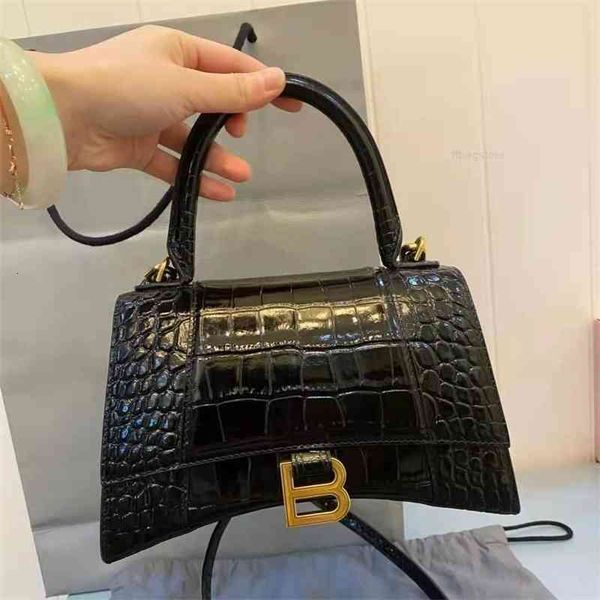 luxury fashion handbags hourglass bags bbbalencaigassss high version b family female crocodile leather mini portable diagonal 2022
luxury fashion handbags hourglass bags bbbalencaigassss high version b family female crocodile leather mini portable diagonal 2022