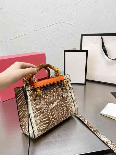 Designer Luxury GGs Bags For Womens Handbags Crossbody Purses ggitys Large Capacity Versatile Totes Multicolour Fashion Lnclined Shoulder Black Wallet 77HW, Multi-color
Designer Luxury GGs Bags For Womens Handbags Crossbody Purses ggitys Large Capacity Versatile Totes Multicolour Fashion Lnclined Shoulder Black Wallet 77HW, Multi-color