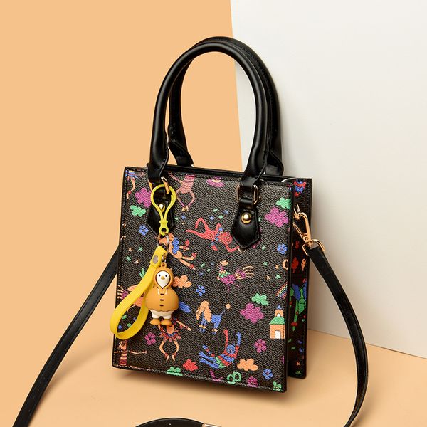wholesale leathers shoulder bags counter quality vertical printed handbag small fresh cute pendant messenger bag this year popular contrast
wholesale leathers shoulder bags counter quality vertical printed handbag small fresh cute pendant messenger bag this year popular contrast