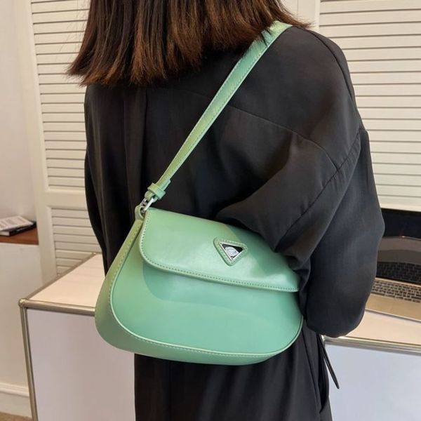 design luxury fashion bags triangle armpit three in french high-value one portable temperament versatile solid soft leather
design luxury fashion bags triangle armpit three in french high-value one portable temperament versatile solid soft leather