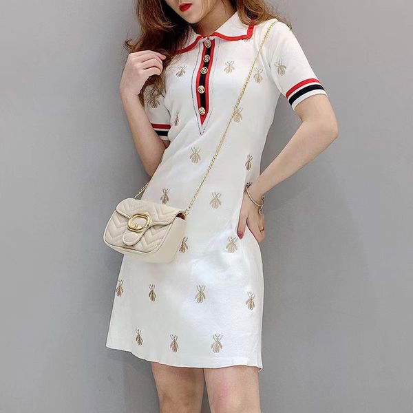 2022 spring and summer bee embroidery knitted dress women's slim casual knee-length shift dresses, Black;gray
2022 spring and summer bee embroidery knitted dress women's slim casual knee-length shift dresses, Black;gray