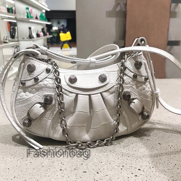 vintage bag bags cagole balencaigass handbags 2022 designer b le home leather crocodile locomotive crescent fold armpit one shoulder chain
vintage bag bags cagole balencaigass handbags 2022 designer b le home leather crocodile locomotive crescent fold armpit one shoulder chain