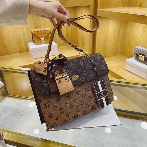2022 factory wholesale new european station premium women's vintage women's light and luxurious color matching versatile shoulder
2022 factory wholesale new european station premium women's vintage women's light and luxurious color matching versatile shoulder