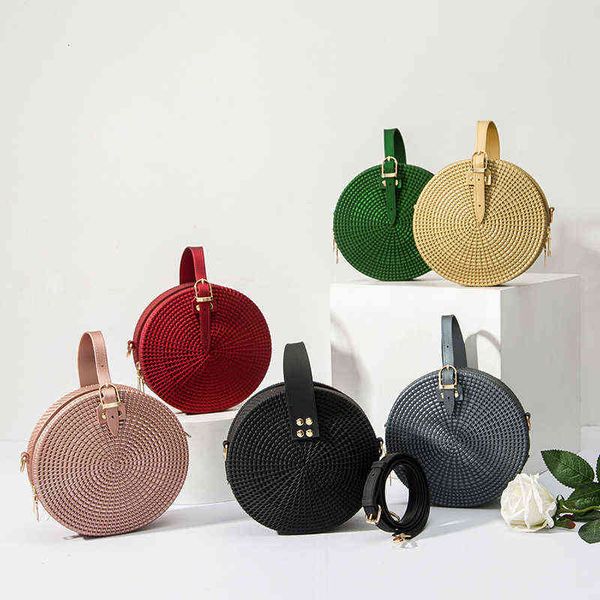woven round bag 2022 trend menger women's leisure one shoulder portable pvc jelly
woven round bag 2022 trend menger women's leisure one shoulder portable pvc jelly