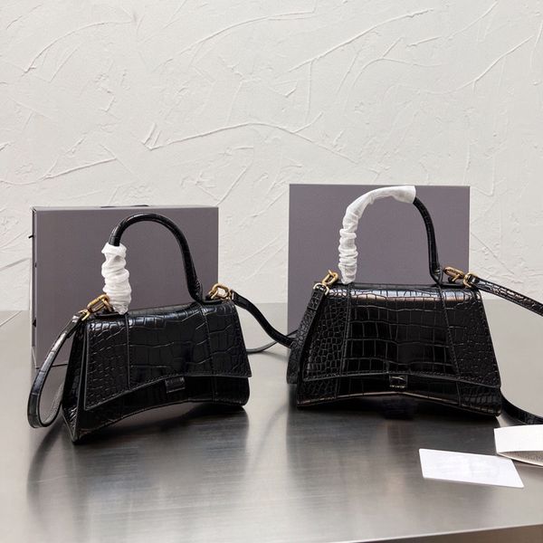2022 fashion women handbag luxury designer bags white black leather embroidery multicolor single shoulder large capacity bucket bag crossbod
2022 fashion women handbag luxury designer bags white black leather embroidery multicolor single shoulder large capacity bucket bag crossbod