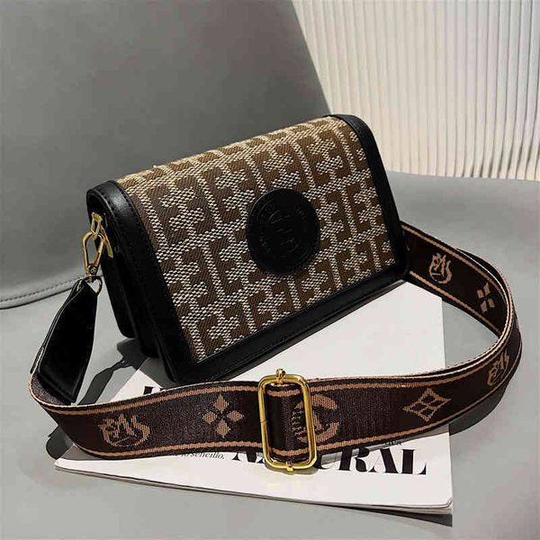 fashion square small and versatile, wide strap, single shoulder diagonal bag, female
fashion square small and versatile, wide strap, single shoulder diagonal bag, female