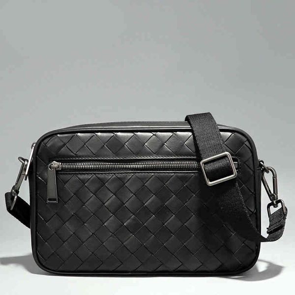 single bvbag new leather men's head shoulder messenger damp leather hand woven handbag dual-purpose horizontal men's
single bvbag new leather men's head shoulder messenger damp leather hand woven handbag dual-purpose horizontal men's
