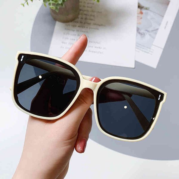 new big frame summer new fashion sunglasses versatile gm, White;black
new big frame summer new fashion sunglasses versatile gm, White;black