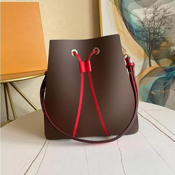 luxurys designers bags bb bucket handbags flower purses women tote brand letter genuine leather shoulder crossbody bag
luxurys designers bags bb bucket handbags flower purses women tote brand letter genuine leather shoulder crossbody bag
