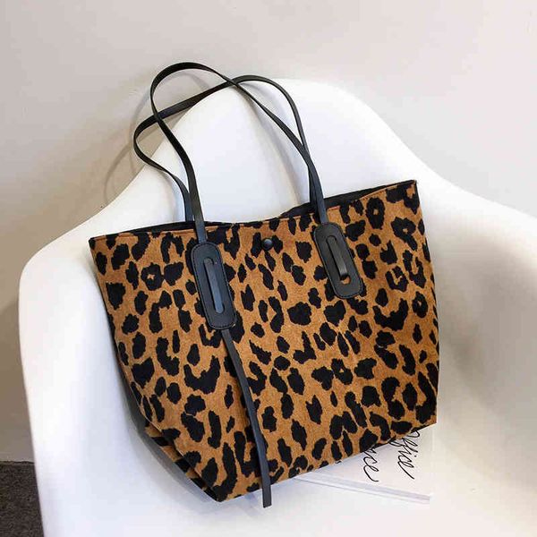 purses outlet autumn and winter new shoulder canvas versatile mother large capacity travel bag leopard tote bag
purses outlet autumn and winter new shoulder canvas versatile mother large capacity travel bag leopard tote bag