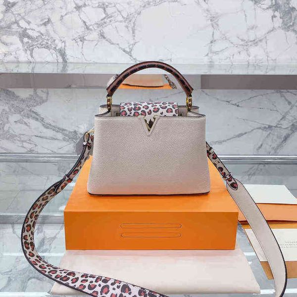 7a+women bags capucines handbag lady tote crossbody designer bag colorful painting litchee genuine leather handbags fashion letter flap hand
7a+women bags capucines handbag lady tote crossbody designer bag colorful painting litchee genuine leather handbags fashion letter flap hand