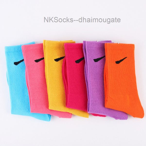 men's fashion hook brand socks classic middle tube sports moisture absorption sock casual men women luxury wear medium short sportsocks, Black
men's fashion hook brand socks classic middle tube sports moisture absorption sock casual men women luxury wear medium short sportsocks, Black