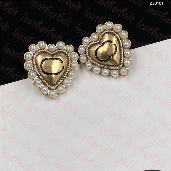 chic pearl heart stud simple letter printed earrings designer gold ear stud womens birthday gift with box, Golden;silver
chic pearl heart stud simple letter printed earrings designer gold ear stud womens birthday gift with box, Golden;silver
