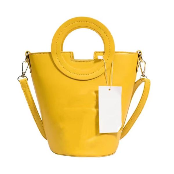 bag texture letter embossed hand-held bucket bag women's 2022 new high-end all-match niche one-word shoulder diagonal tide
bag texture letter embossed hand-held bucket bag women's 2022 new high-end all-match niche one-word shoulder diagonal tide