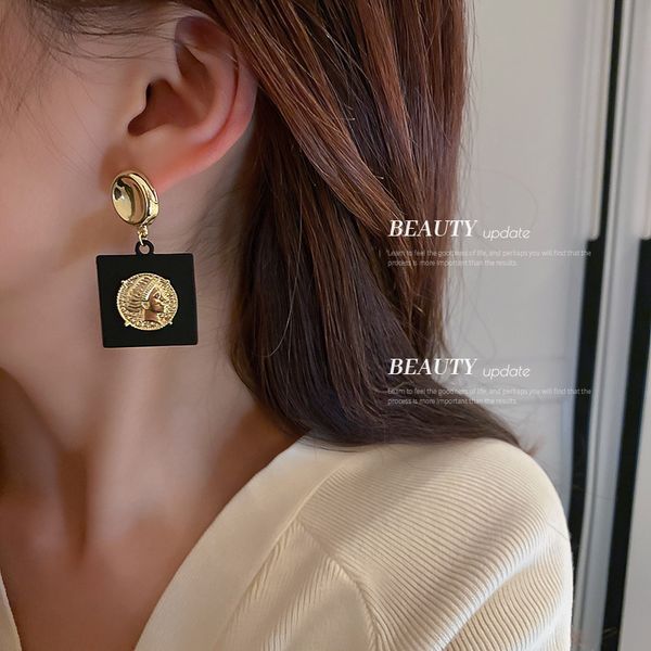 925 silver needle korean metal portrait square earrings niche creative design earrings exaggerated affordable luxury fashion eardrop, Golden
925 silver needle korean metal portrait square earrings niche creative design earrings exaggerated affordable luxury fashion eardrop, Golden