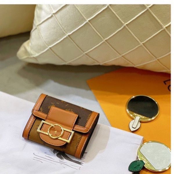 french paris letter buckle women wallets designer ladies zipper clutch bag brand female multi-card coin purse large-capacity wallets card ho, Red;black
french paris letter buckle women wallets designer ladies zipper clutch bag brand female multi-card coin purse large-capacity wallets card ho, Red;black