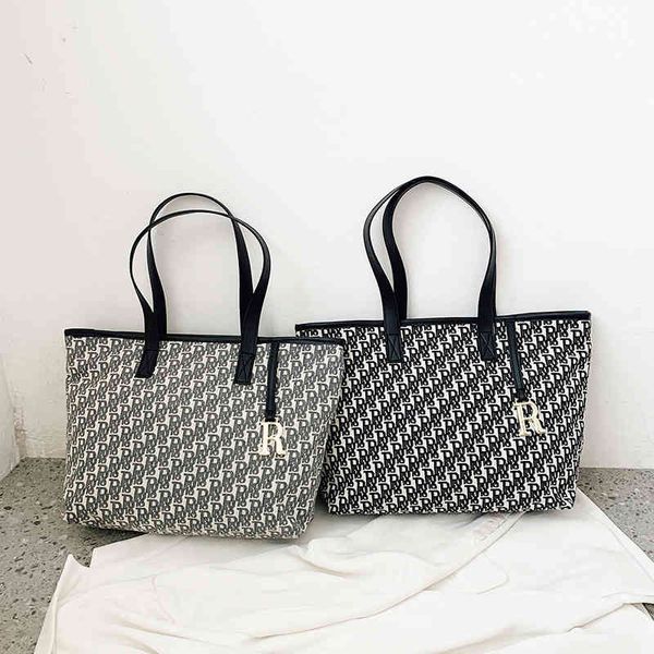 2022 trendy fashion design ladies bags factory direct clothing 2022 new women's simple shoulder diagonal portable
2022 trendy fashion design ladies bags factory direct clothing 2022 new women's simple shoulder diagonal portable