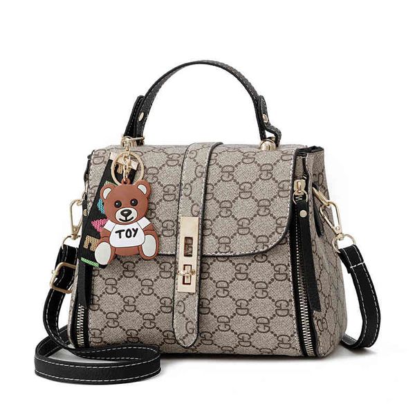 2022 new designer handbags high-capacity trendy version net red versatile ins one messenger
2022 new designer handbags high-capacity trendy version net red versatile ins one messenger