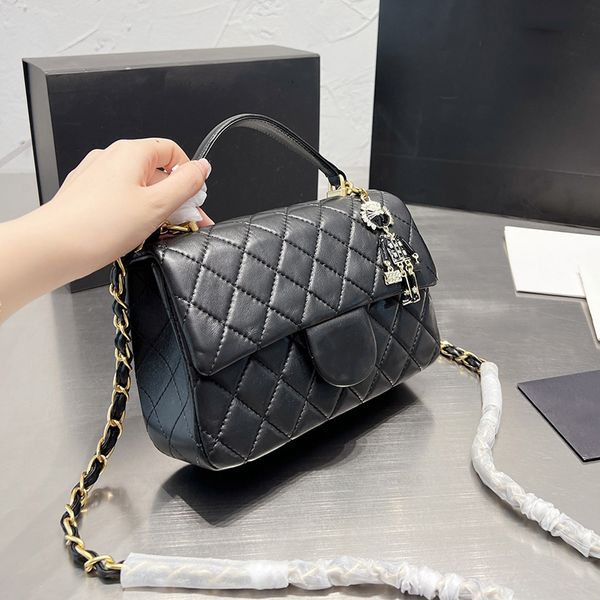 2022ssw france womens classic mini flap lambskin quilted bags handle tote ghw crossbody shoulder handbags outdoor sacoche luxury designe
2022ssw france womens classic mini flap lambskin quilted bags handle tote ghw crossbody shoulder handbags outdoor sacoche luxury designe