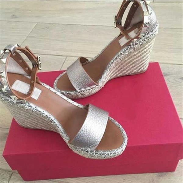 luxury designer shoes for women stud sandal rock shoe grainy calfskin leather wedge sandals lady wedding party dress high heel pum313e, Black
luxury designer shoes for women stud sandal rock shoe grainy calfskin leather wedge sandals lady wedding party dress high heel pum313e, Black