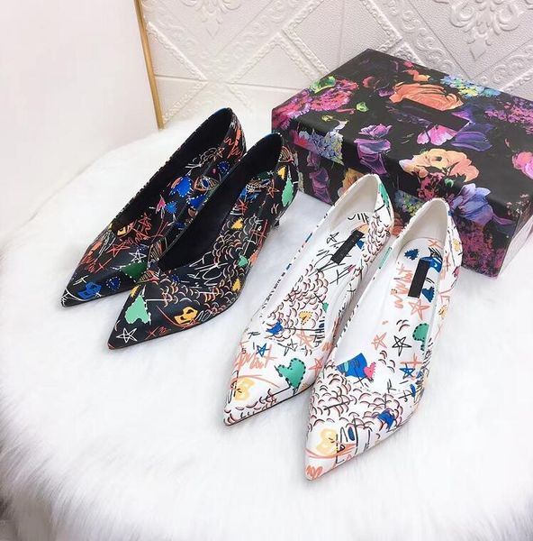 fashion dress shoes graffiti design women individuality high-heeled shoes designer stiletto luxury woman wedding party, Black
fashion dress shoes graffiti design women individuality high-heeled shoes designer stiletto luxury woman wedding party, Black