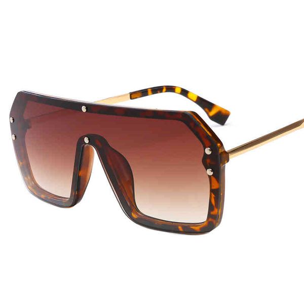 new one piece sunglass 6998 letter f fashion trend big frame vintage luxury brand design sunglasses uv400, White;black
new one piece sunglass 6998 letter f fashion trend big frame vintage luxury brand design sunglasses uv400, White;black