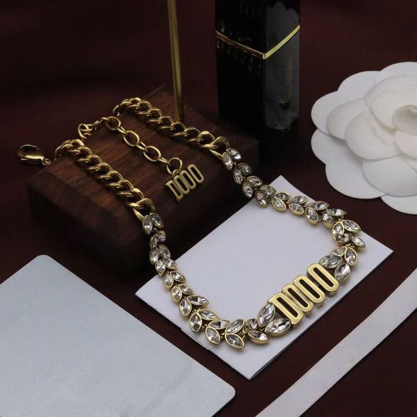 luxury designer gold chokers necklace 925 sterling silver necklaces for women designers wedding design letter d bracelet crystal jewelry tas
luxury designer gold chokers necklace 925 sterling silver necklaces for women designers wedding design letter d bracelet crystal jewelry tas