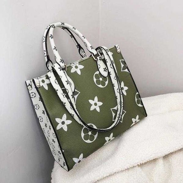 retro female bags 2021 one-shoulder messenger handbag large-capacity presbyopia large printing
retro female bags 2021 one-shoulder messenger handbag large-capacity presbyopia large printing