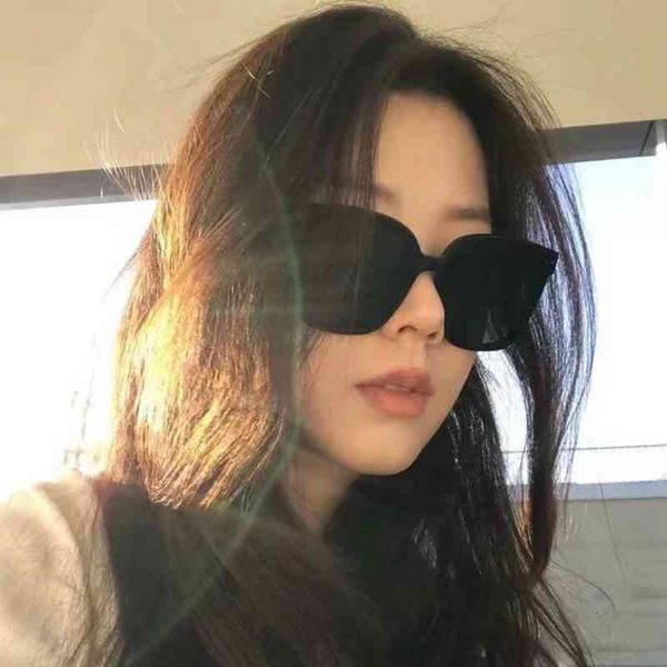 luxury brand designer same sunglass trend high sense glass women's version anti ultraviolet driving vintage sun glasses for men ladies, White;black
luxury brand designer same sunglass trend high sense glass women's version anti ultraviolet driving vintage sun glasses for men ladies, White;black