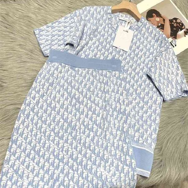 correct version of d family 22 blue jacquard letter leisure suit knitted short sleeve t-shirt slim fit hip skirt hvzz, Gray
correct version of d family 22 blue jacquard letter leisure suit knitted short sleeve t-shirt slim fit hip skirt hvzz, Gray