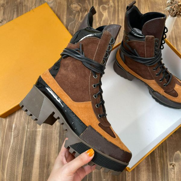 2023 designer women laureate boots flamingos love medal martin booties winter leather coarse heel shoes desert chunky heeled booties trend, Black
2023 designer women laureate boots flamingos love medal martin booties winter leather coarse heel shoes desert chunky heeled booties trend, Black