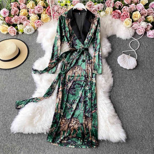 casual dresses autumn and winter long sleeved celebrities with thin temperament print lace up velvet suit collar dress fashion ehsm, Black;gray
casual dresses autumn and winter long sleeved celebrities with thin temperament print lace up velvet suit collar dress fashion ehsm, Black;gray